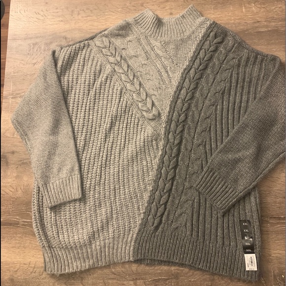 Vera Wang Sweaters - Simply Vera Sweater